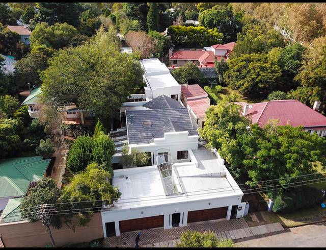 4 BEDROOM HOUSE FOR SALE IN PARKTOWN NORTH
